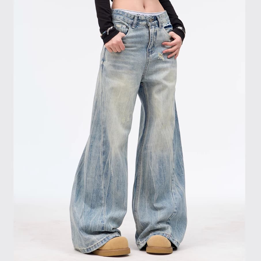 Jeans rectos desgastados con rotos estilo retro