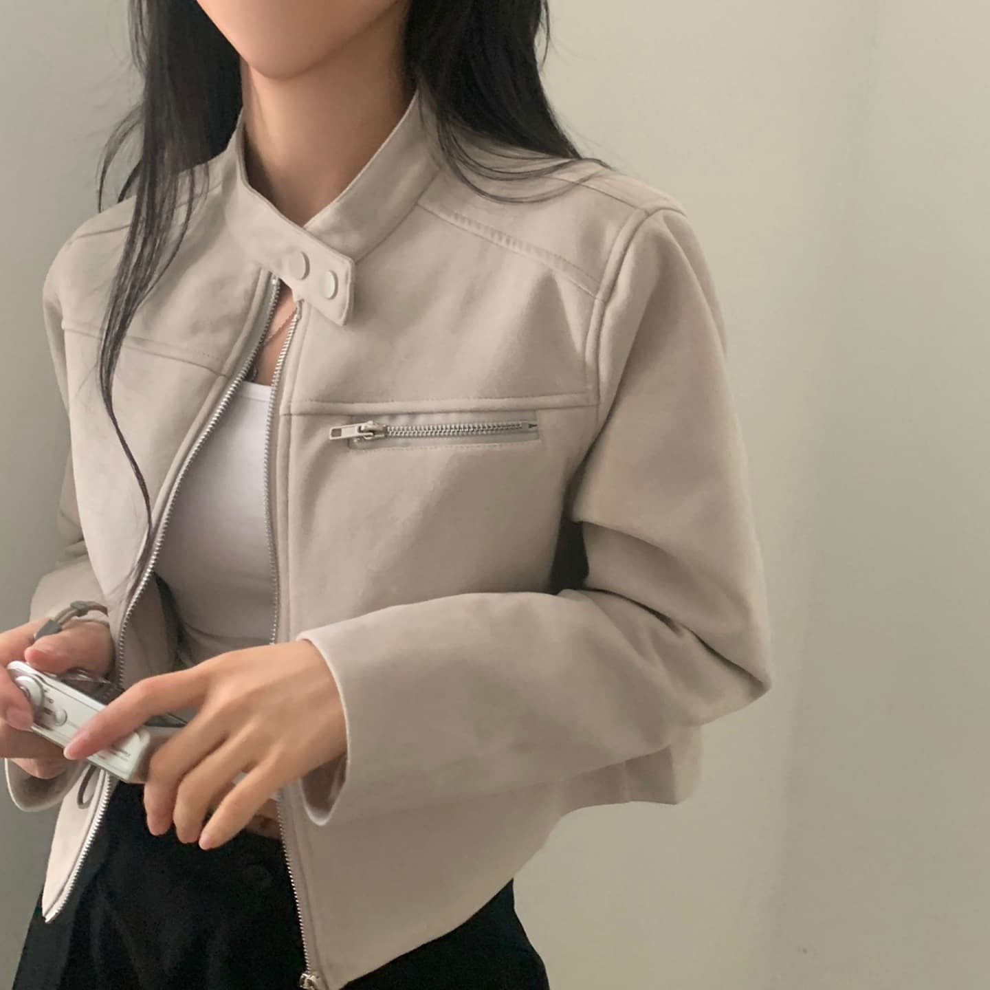 Chaqueta corta de ante sin mangas, cintura alta