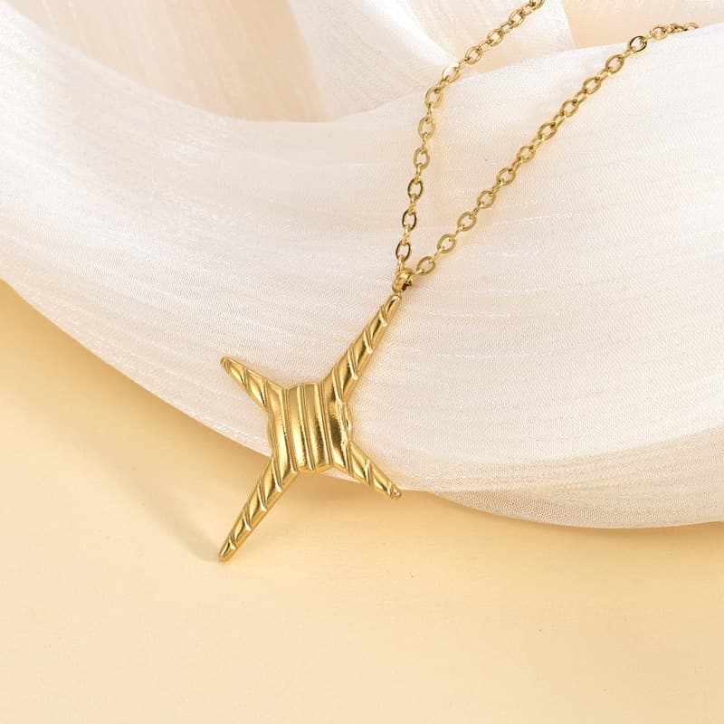 Collar con colgante de estrellas de ocho puntas tallado