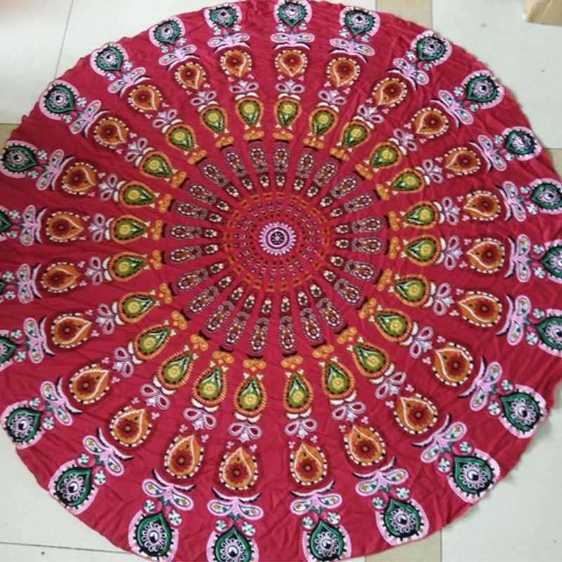 Bufanda circular con patrón mandala y diseño tapiz