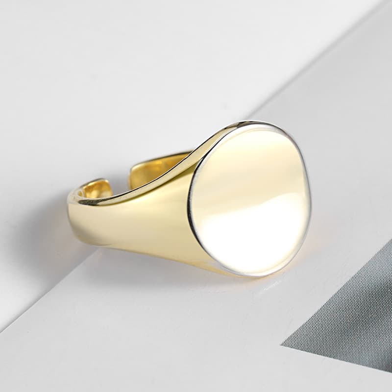 Anillo ovalado liso para dedo índice, estilo elegante