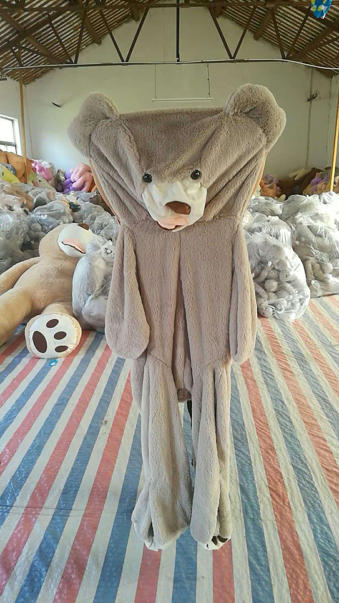 Osito gigante de peluche carcasa sin relleno