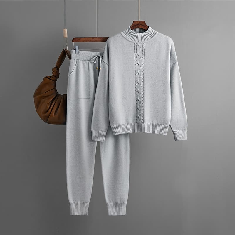 Conjunto acogedor de cuello alto retorcido, estilo casual