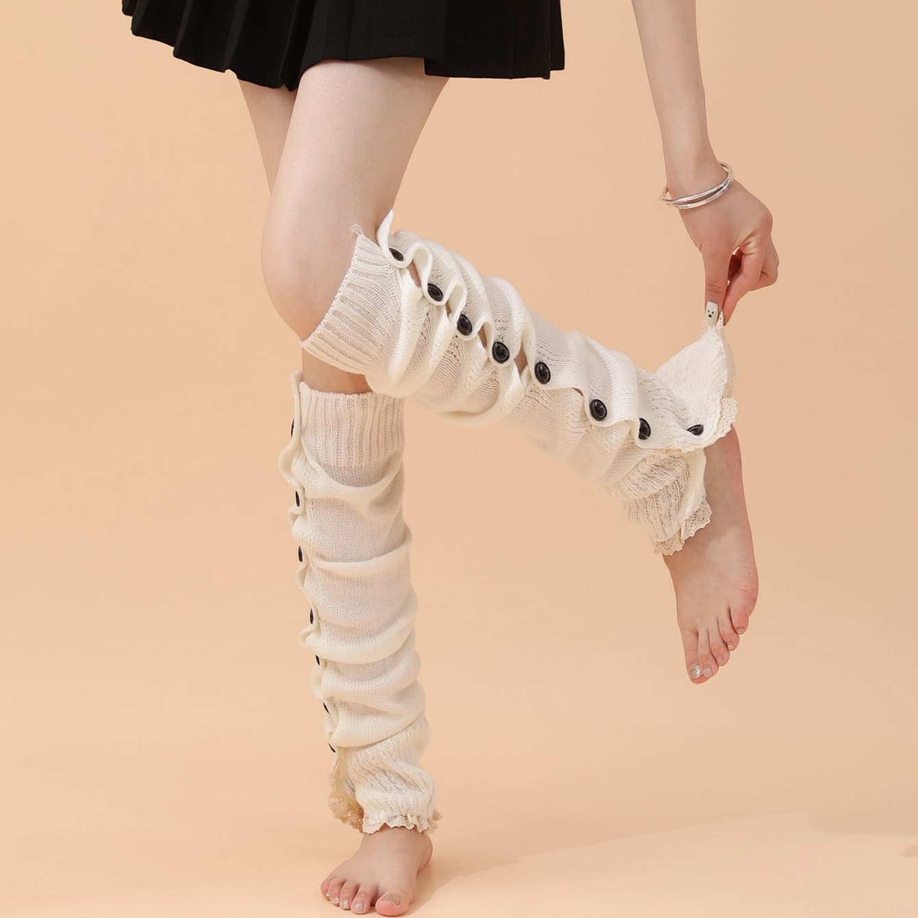 Calcetines leg warmer con diseño de botones y puños de encaje