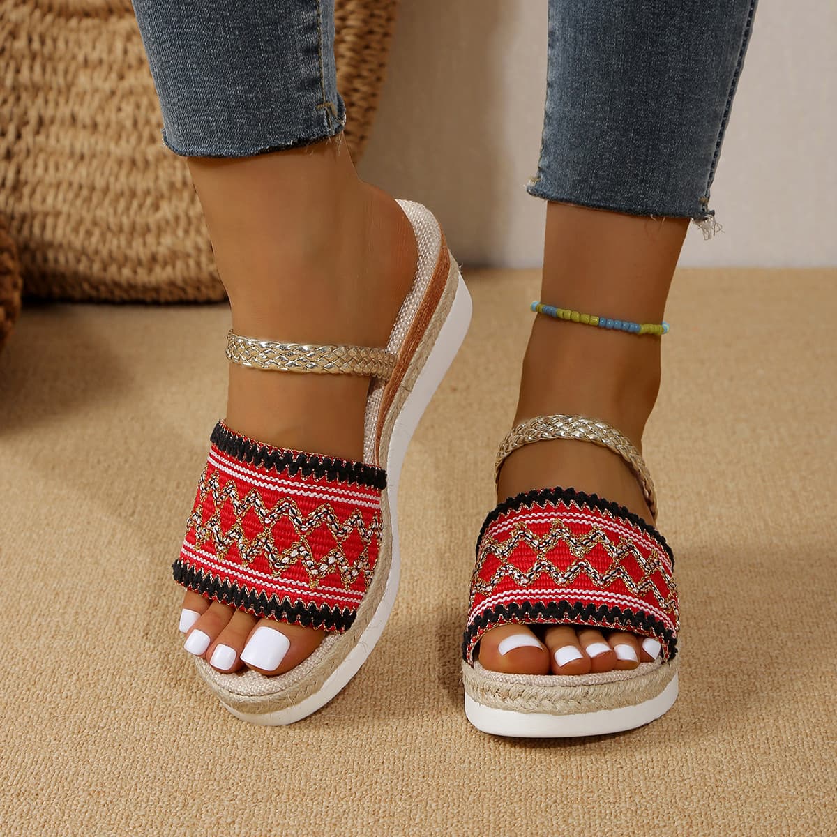 Sandalias de cuña con patrón ondulado y bloques de color
