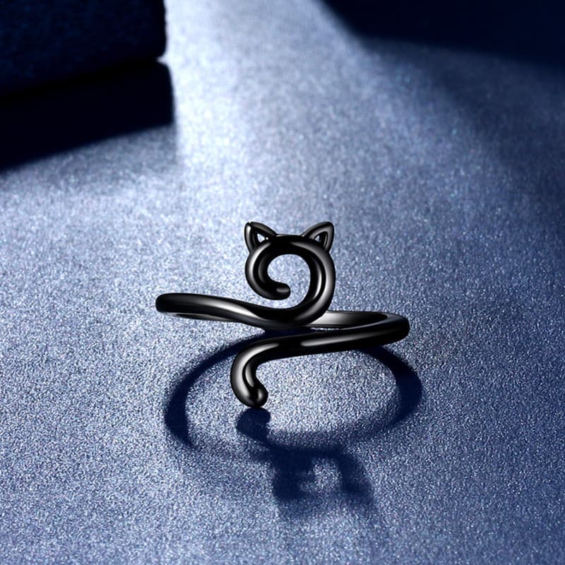 Anillo ajustable geométrico con diseño de gato de aleación