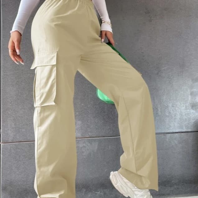 Pantalones de cintura alta con múltiples bolsillos