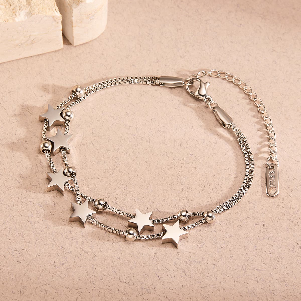 Pulsera de titanio personalizable para mujeres