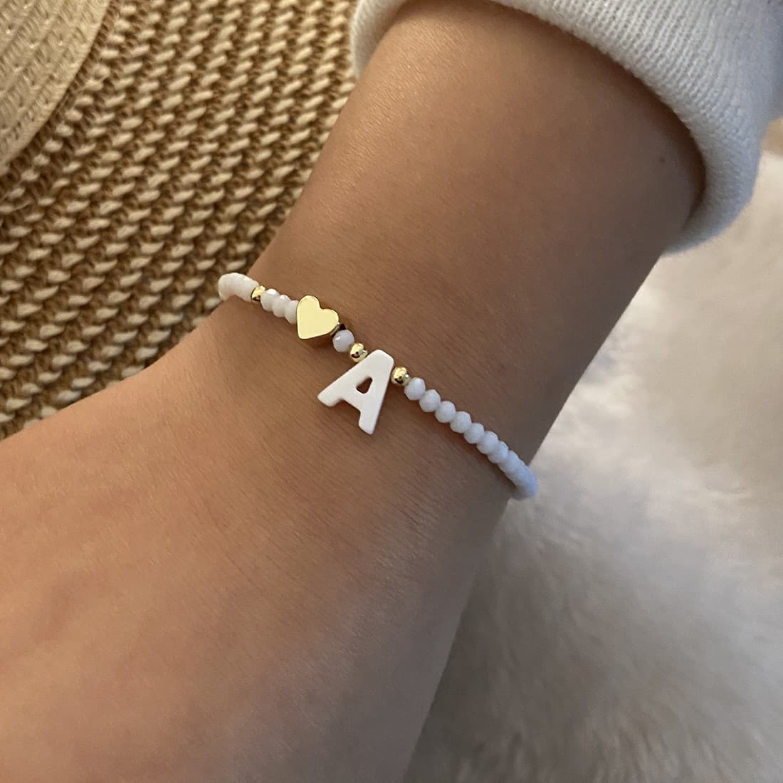 Pulsera de cuentas de concha con 26 letras