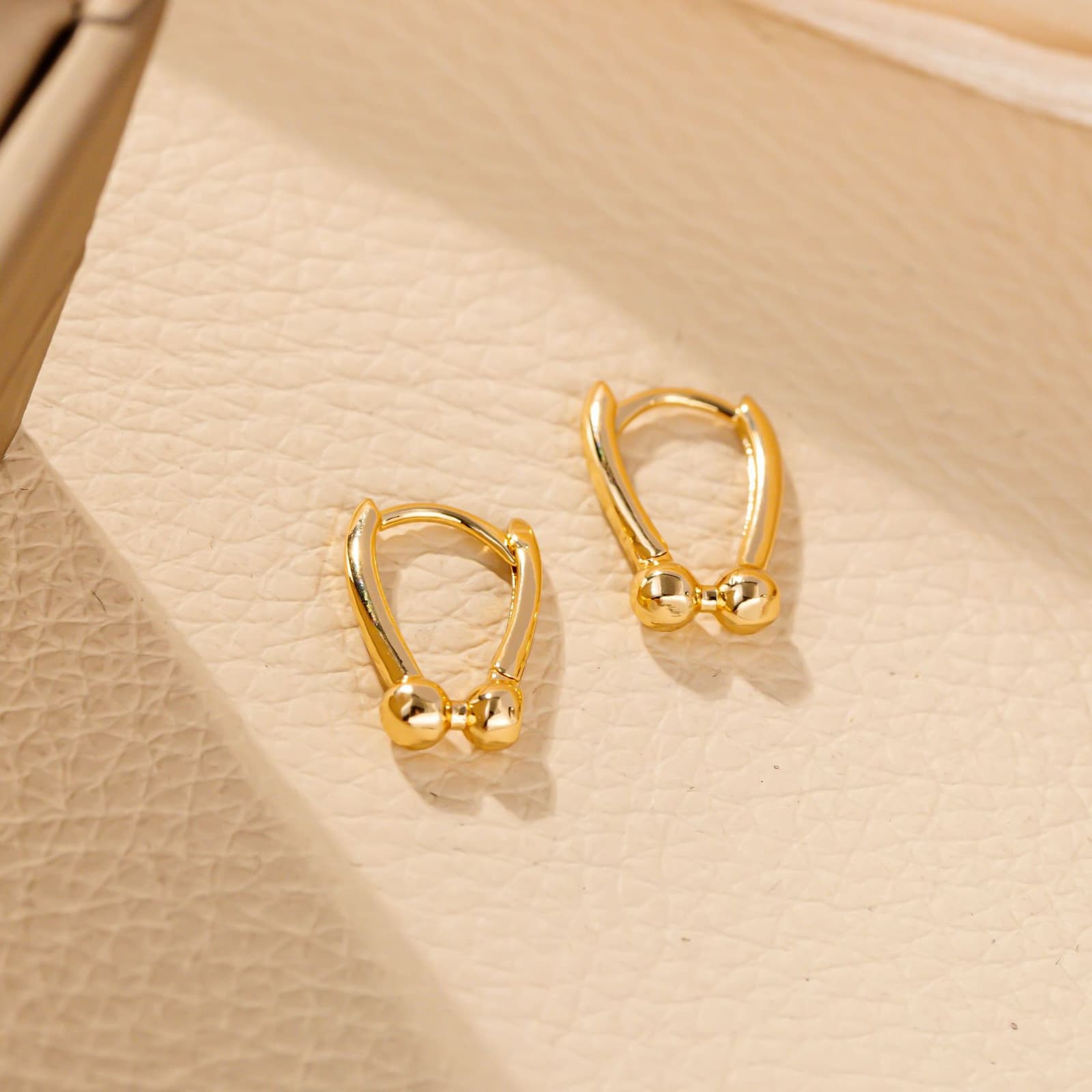Aretes de herradura desmontables en forma de U