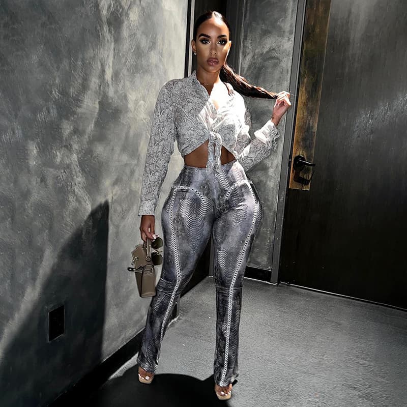 Pantalón ancho con estampado de serpiente para mujer