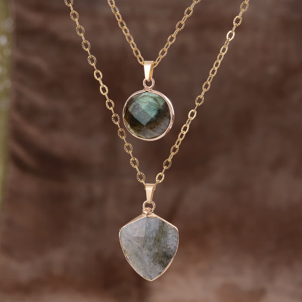 Collar piedra lunar doble cadena corazón