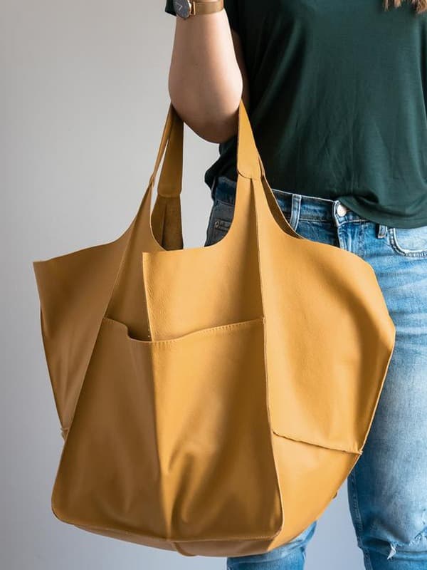 Bolso vintage de gran capacidad con diseño elegante