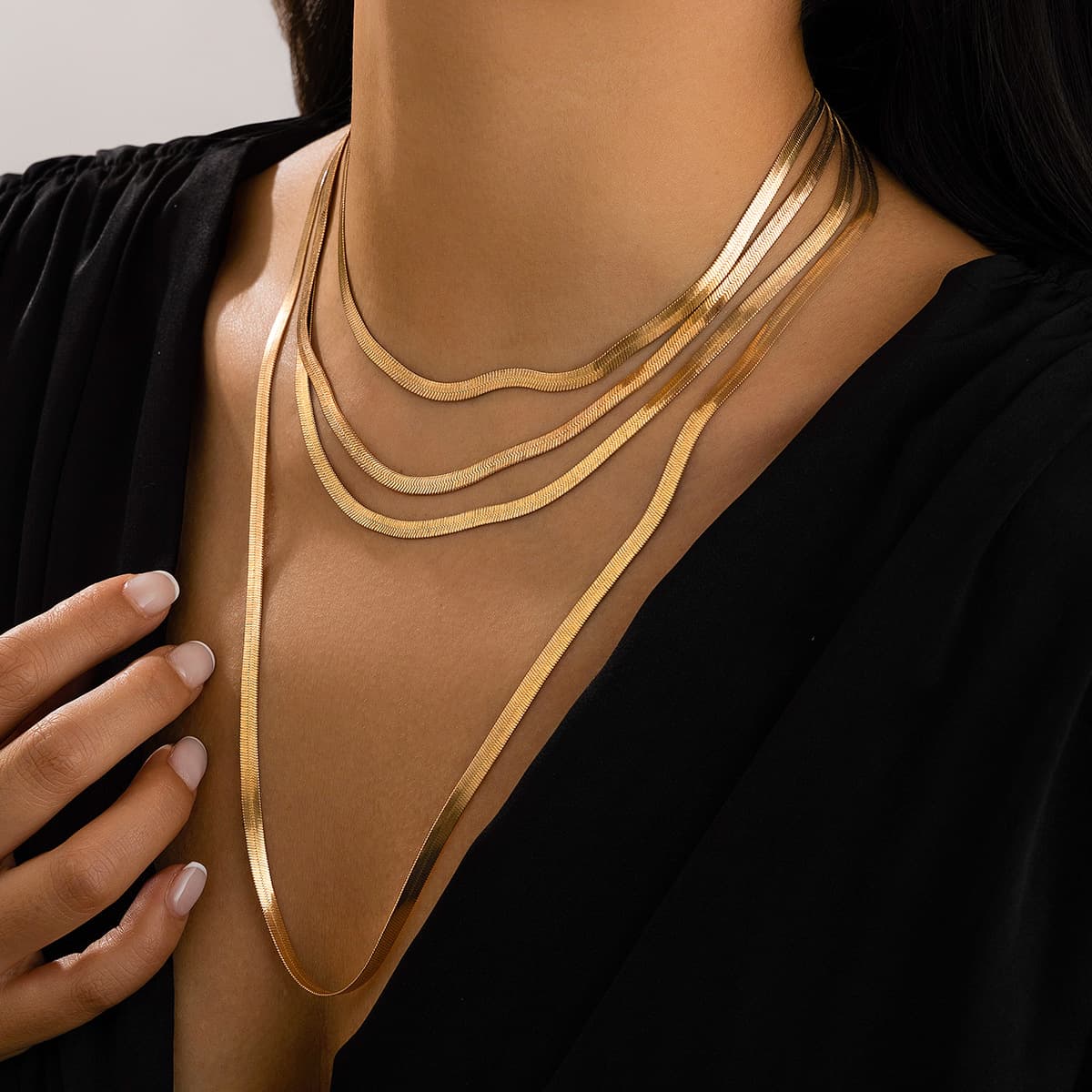 Collar multicapas de clavícula con cadena plana estilo serpentina
