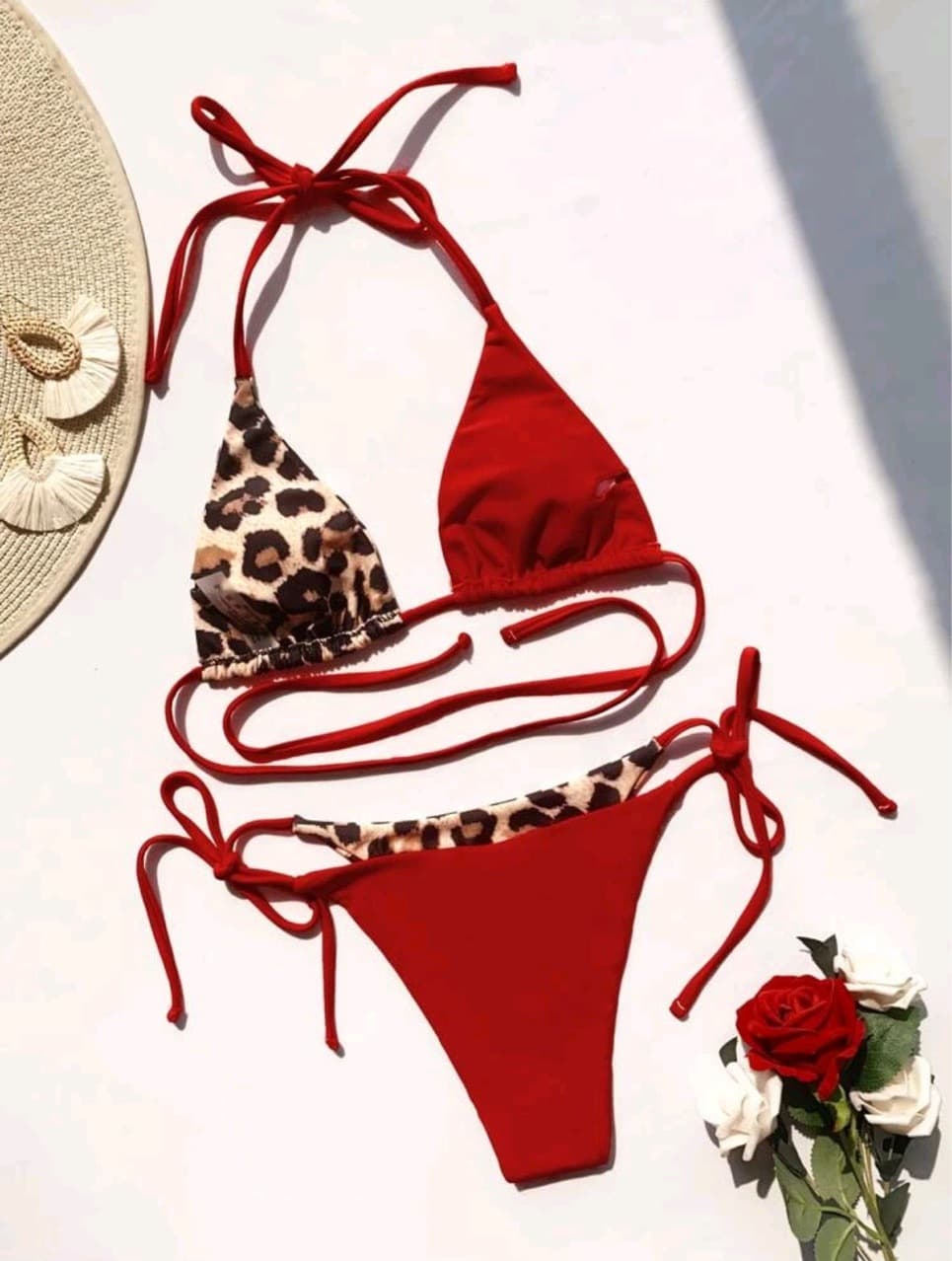 Traje de baño bikini leopardo con halter y lace-up