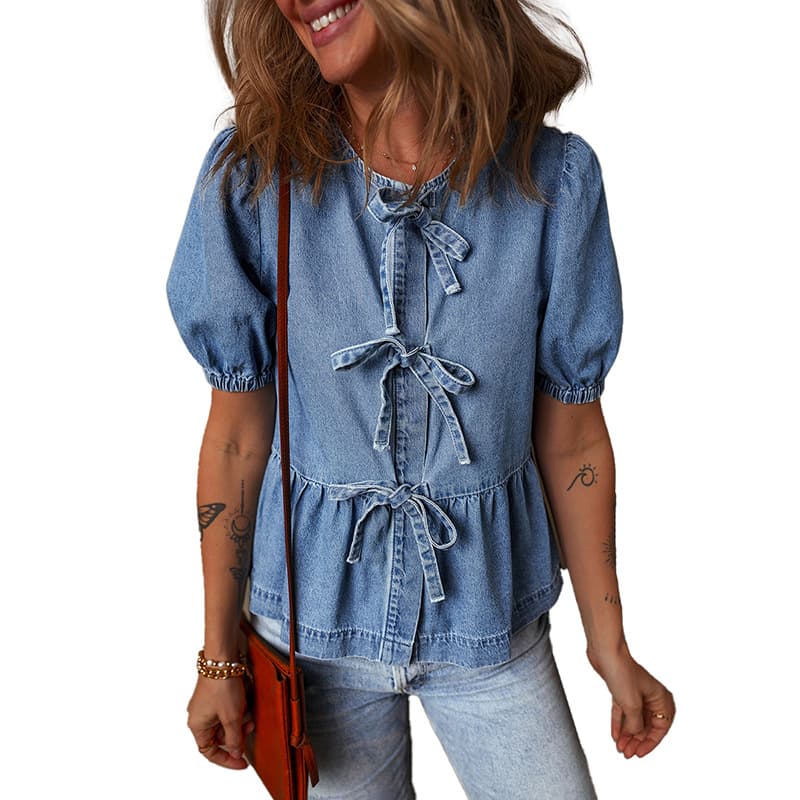Camisa con detalle de moño fruncido de moda