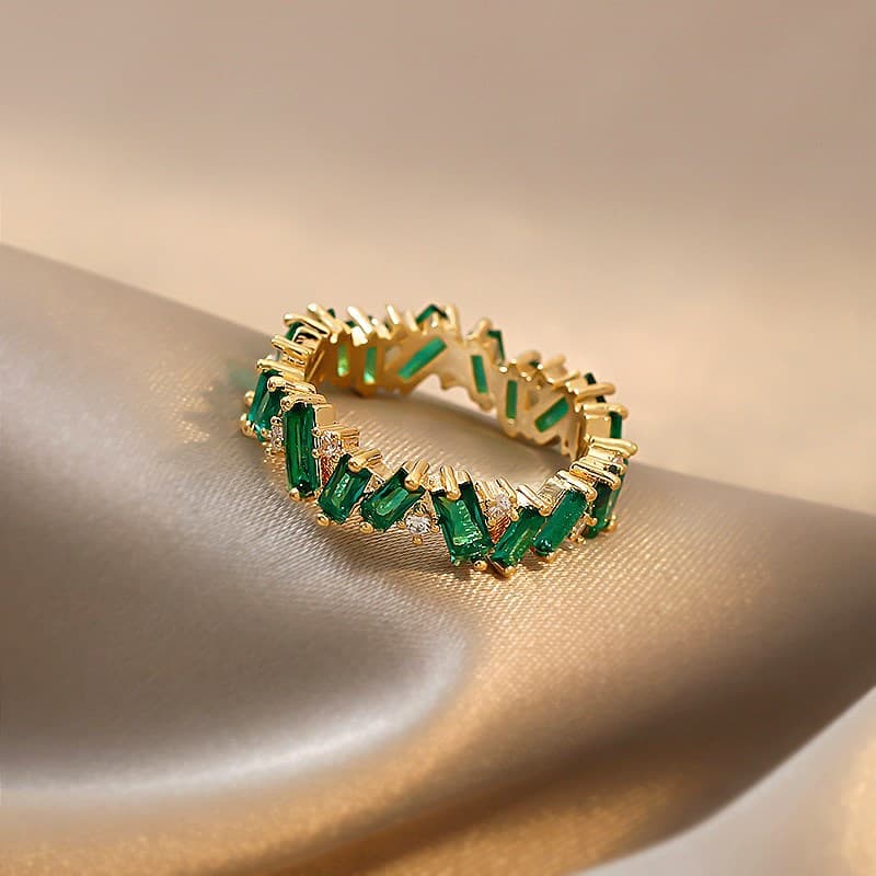 Anillo minimalista de piedra esmeralda para dedo índice