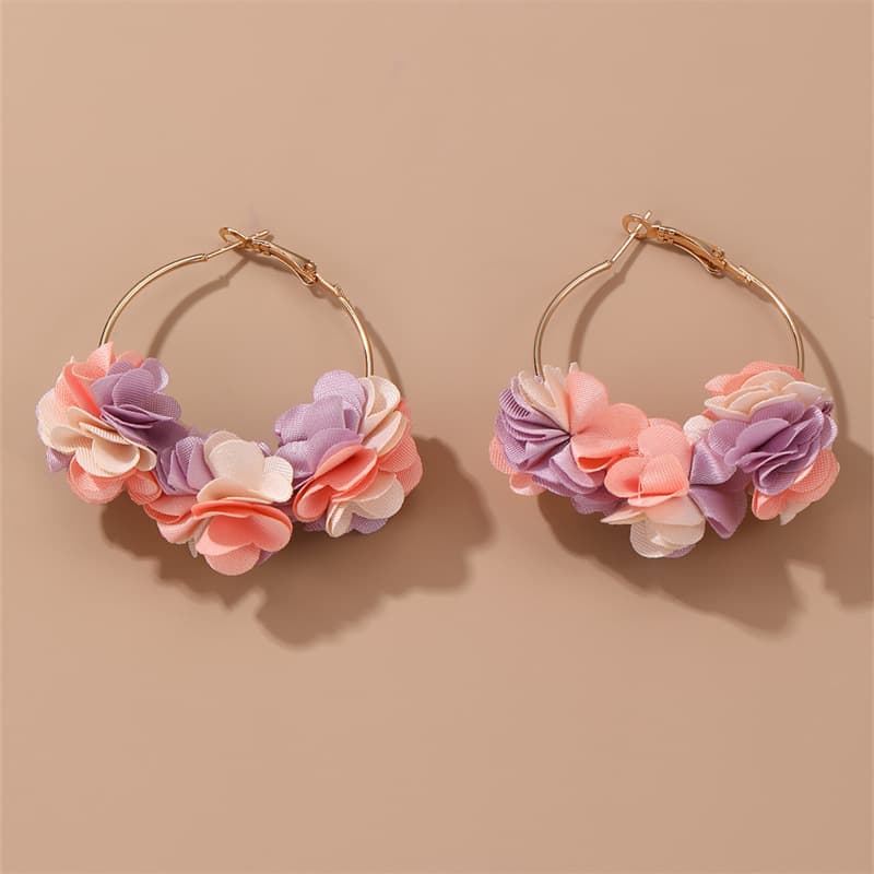 Aretes con pétalos degradados estilo japonés y coreano