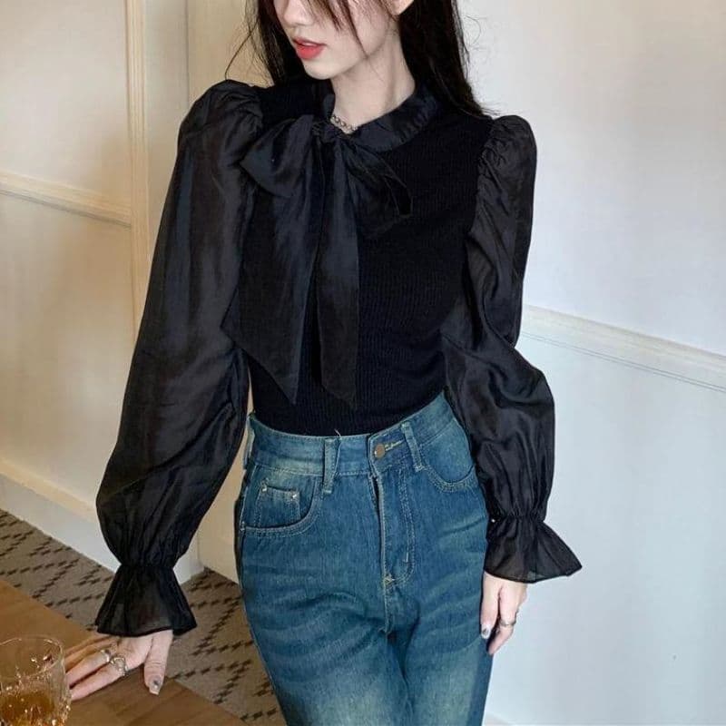 Blusa ajustada con cuello de pie y corbata
