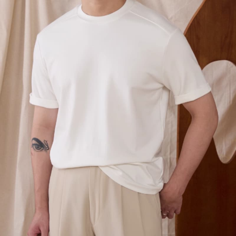 Camiseta base slim fit cuello redondo transpirable