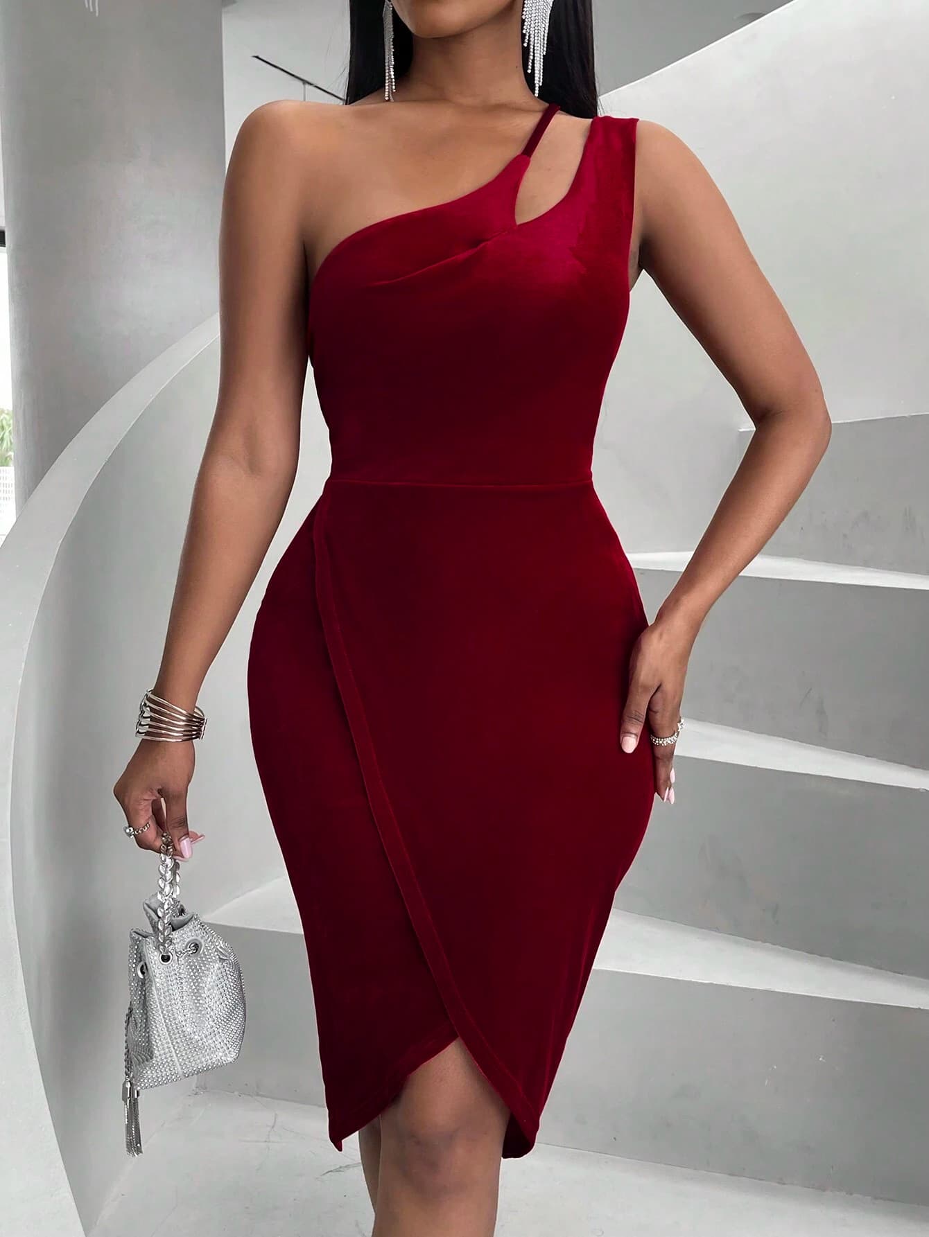 Vestido de terciopelo un hombro elegante