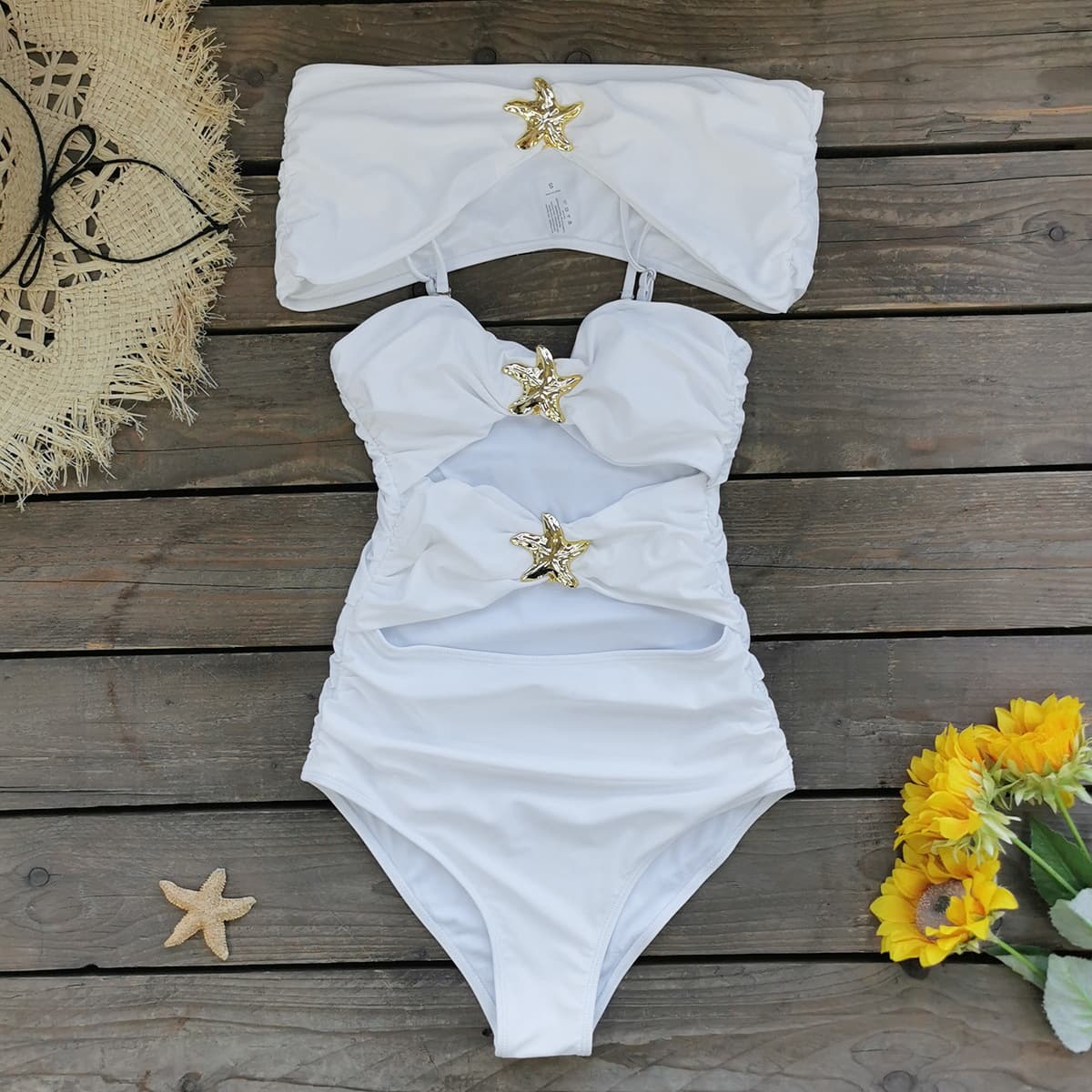 Conjunto de traje de baño, falda y chal de una pieza