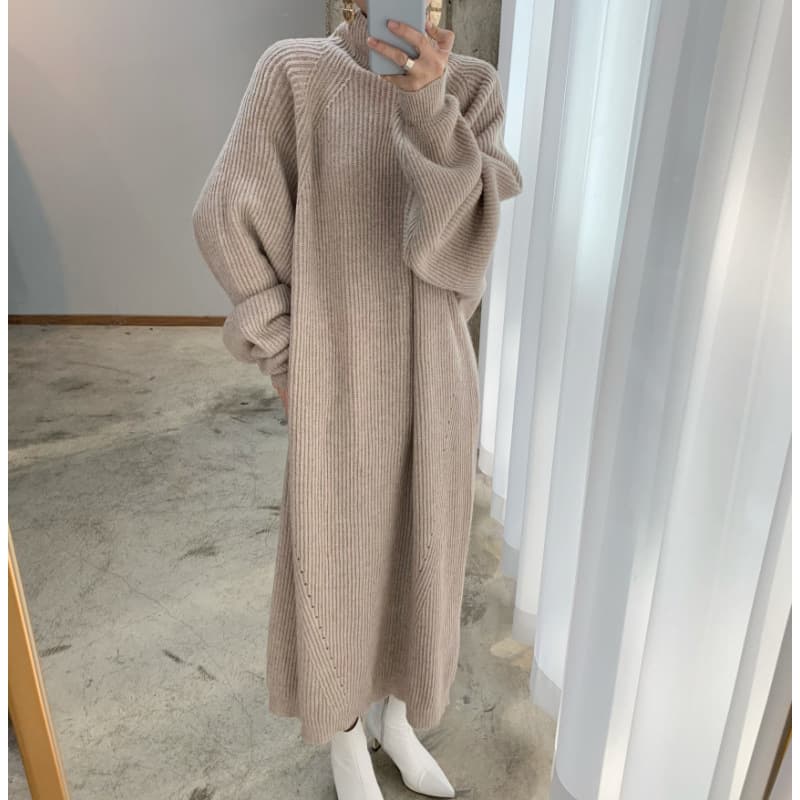 Vestido suéter con manga raglan y rayas hundidas