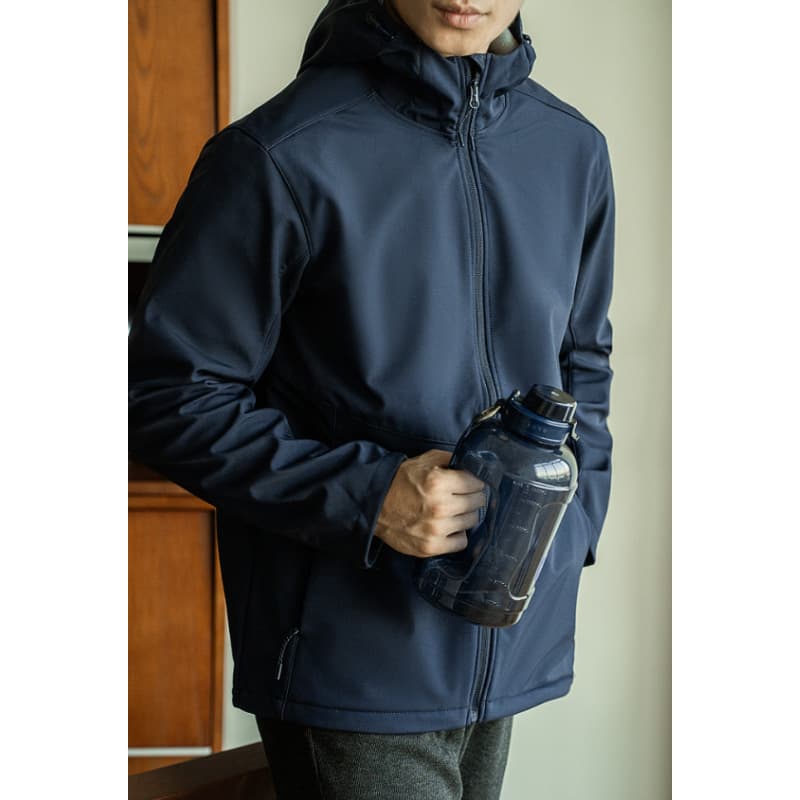 Chaqueta cortaviento entallada para hombre