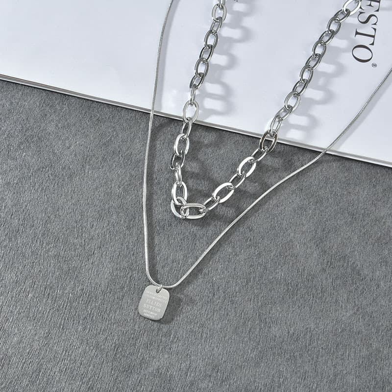 Collar acero inoxidable con capas y dije rectangular