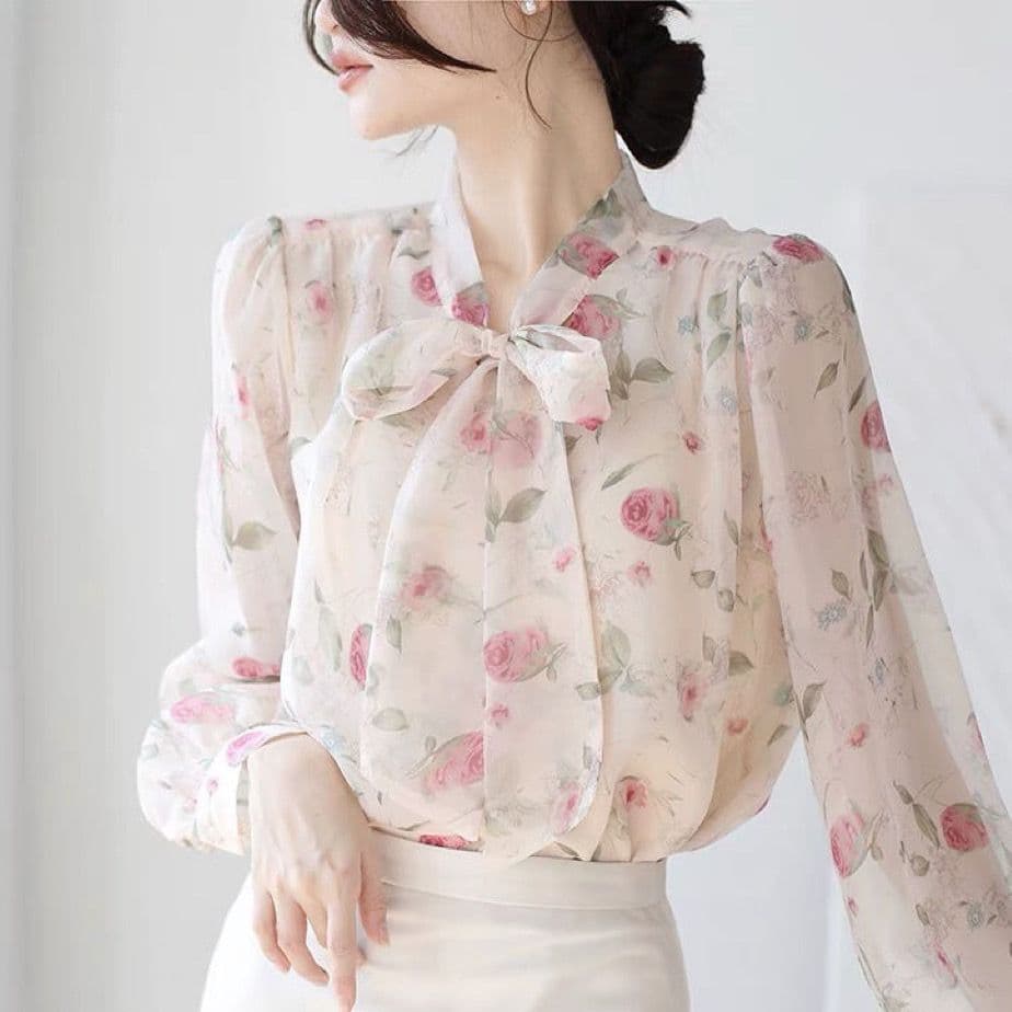 Blusa de manga puff con cuello en V y diseño floral