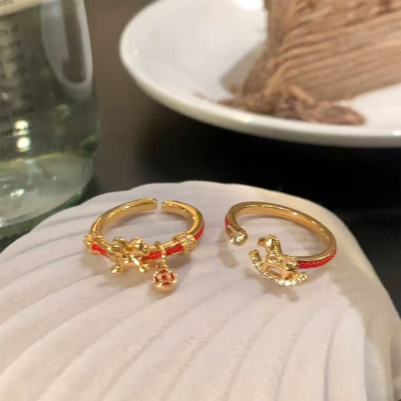 Juego de 2 anillos chinos con cordón rojo