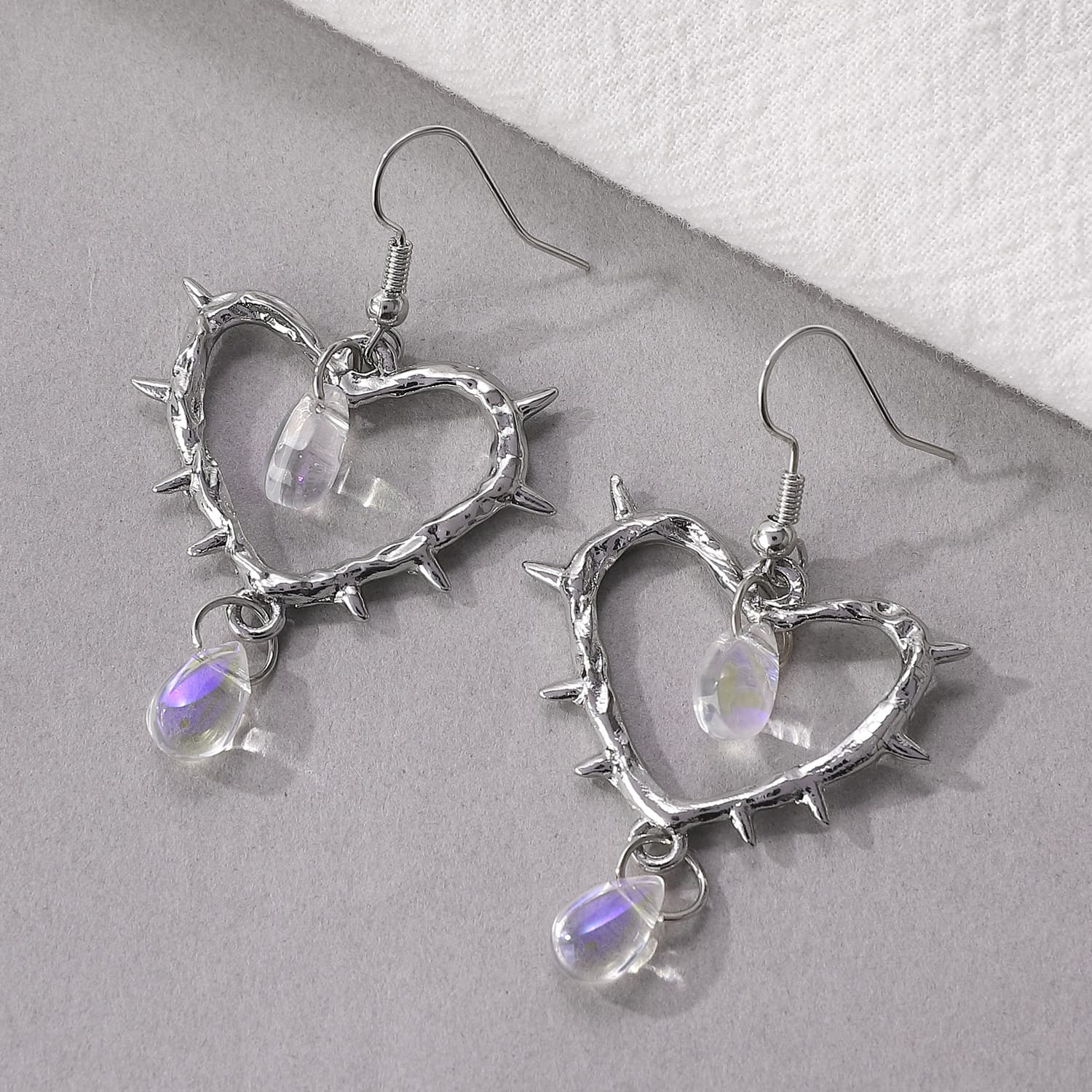 Aretes de cruz con espinas hecho a mano