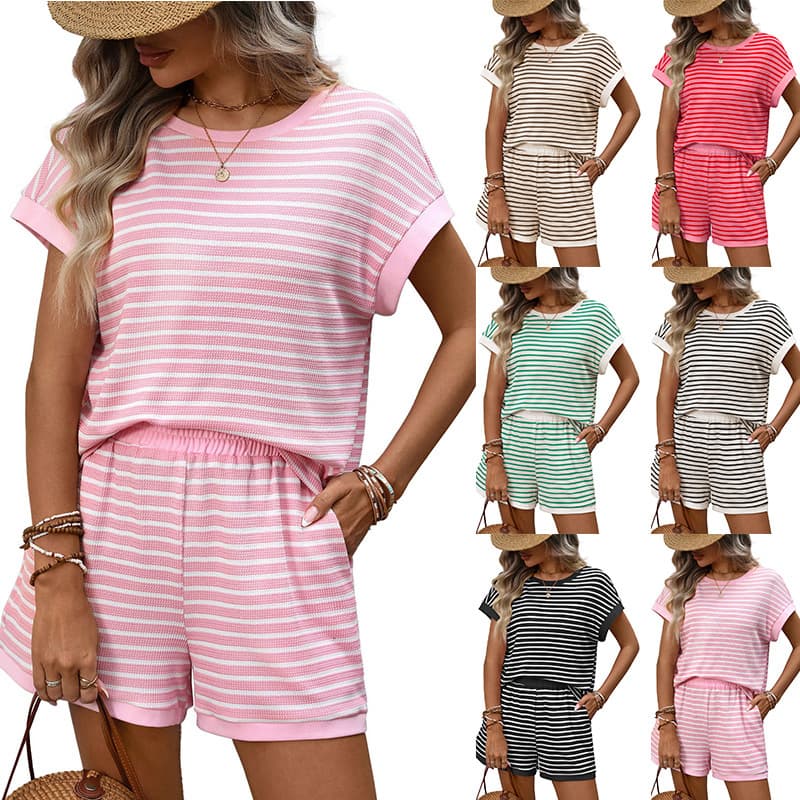 Conjunto de remera y shorts con mangas cortas