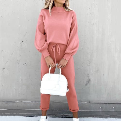 Conjunto de sudadera con cuello alto y pantalones