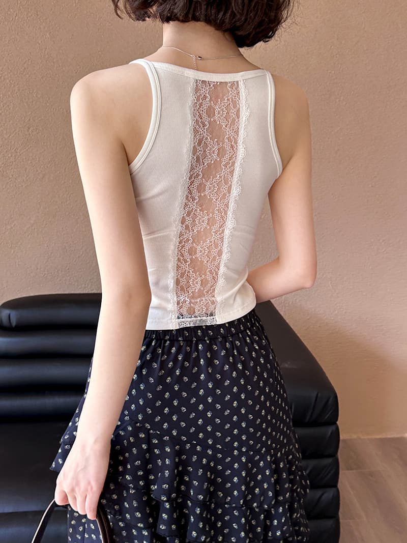 Blusa sin espalda con encaje y tirante