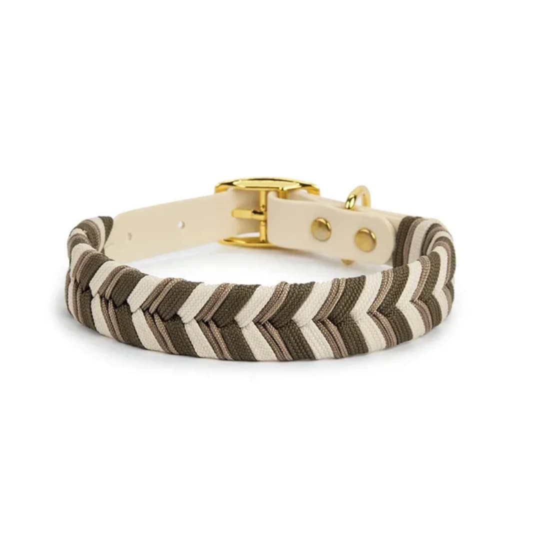 Collar para perro con hebilla de metal y cuadros