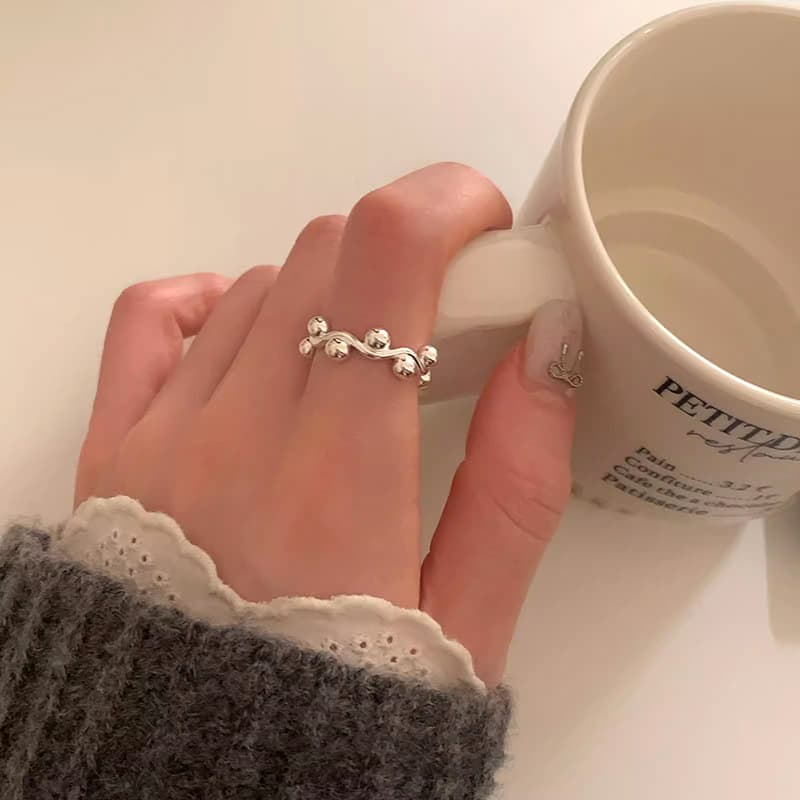 Anillo onda de plata esterlina con perlas