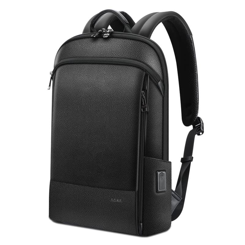 Mochila de cuero con múltiples capas y carga USB