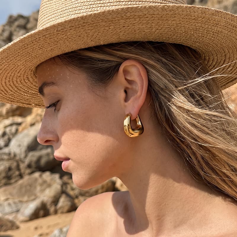 Aretes geométricos en forma de U en acero inoxidable