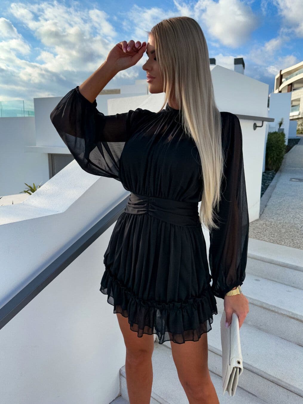Vestido de gasa con pliegues y cintura media