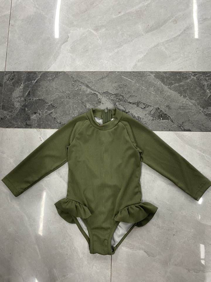 Traje de baño enterizo triángulo color sólido