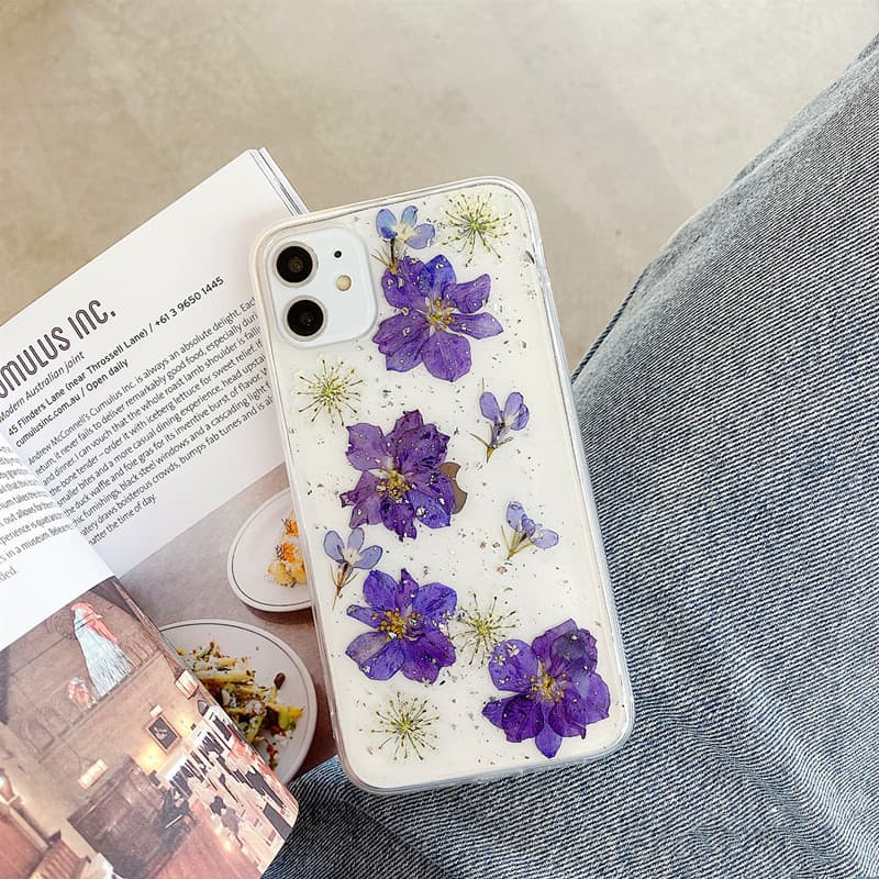Funda con flores reales prensadas