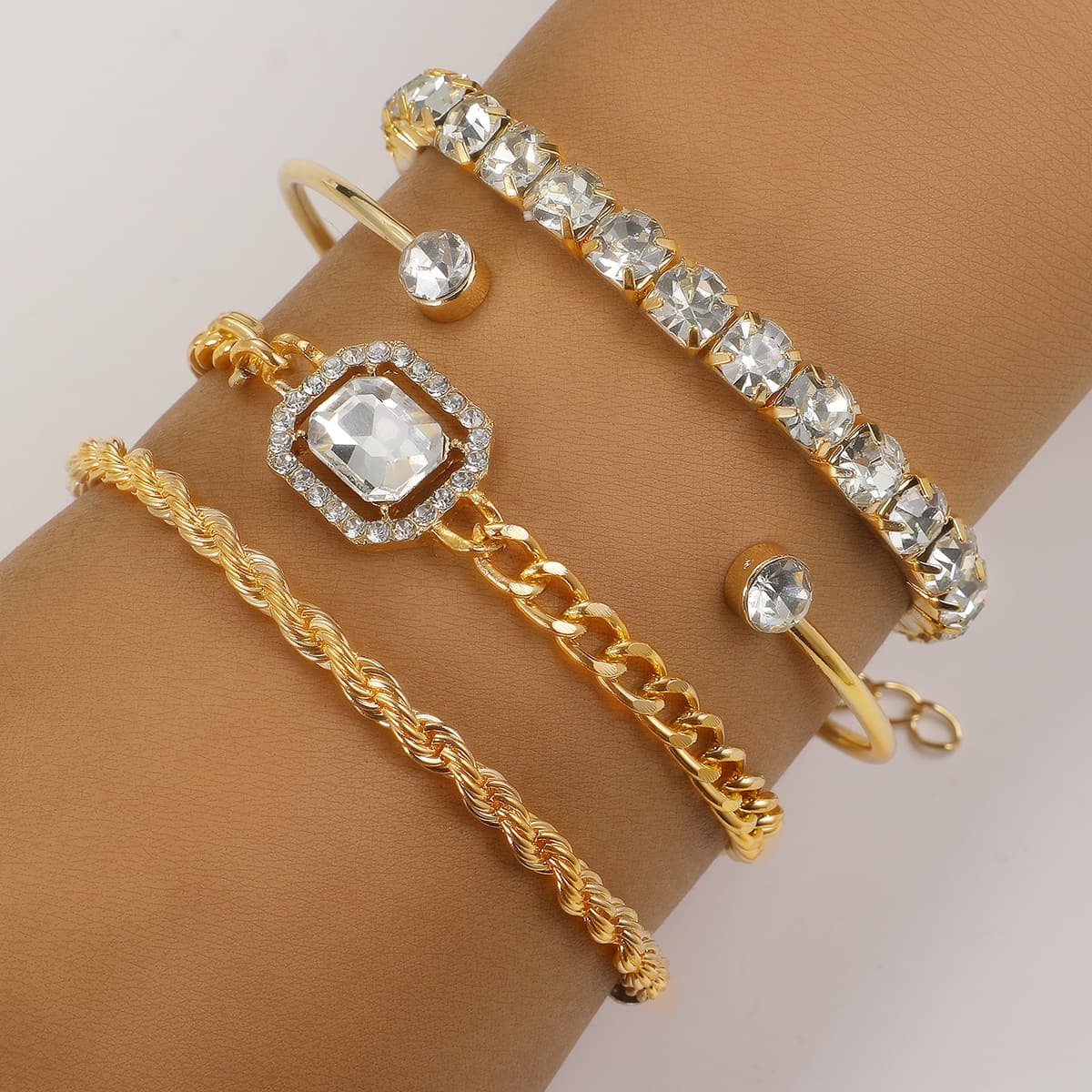 Juego de 4 pulseras de cristal con diseño bohemio