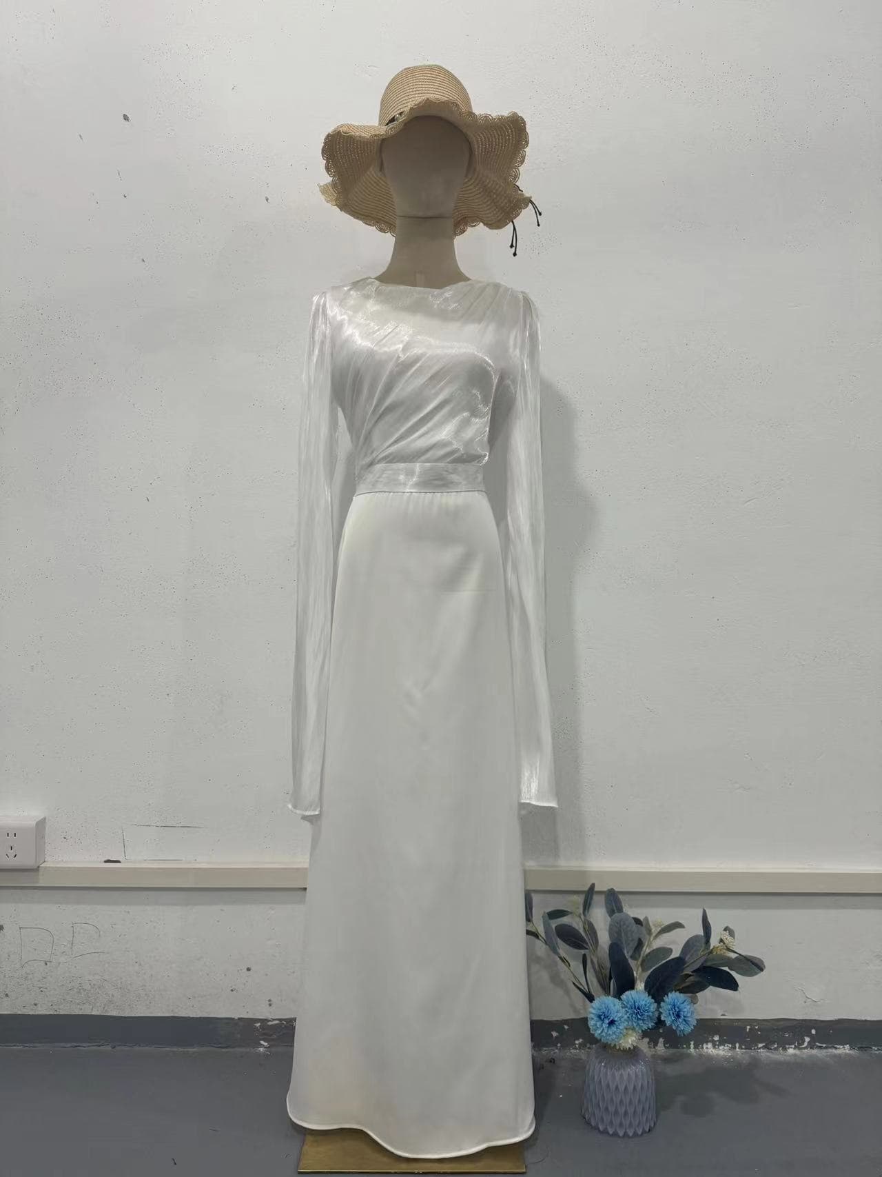 Vestido largo satinado manga murciélago cintura alta