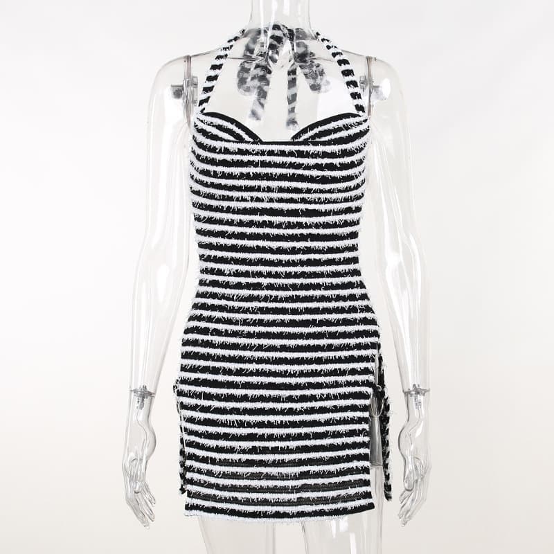Vestido halter a rayas blanco y negro con corte