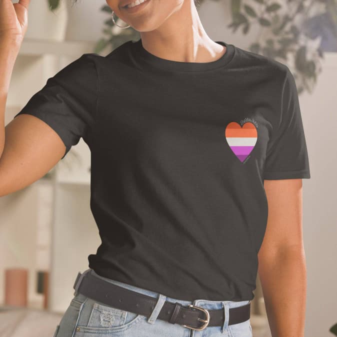 Camiseta mujer corazón bandera orgullo
