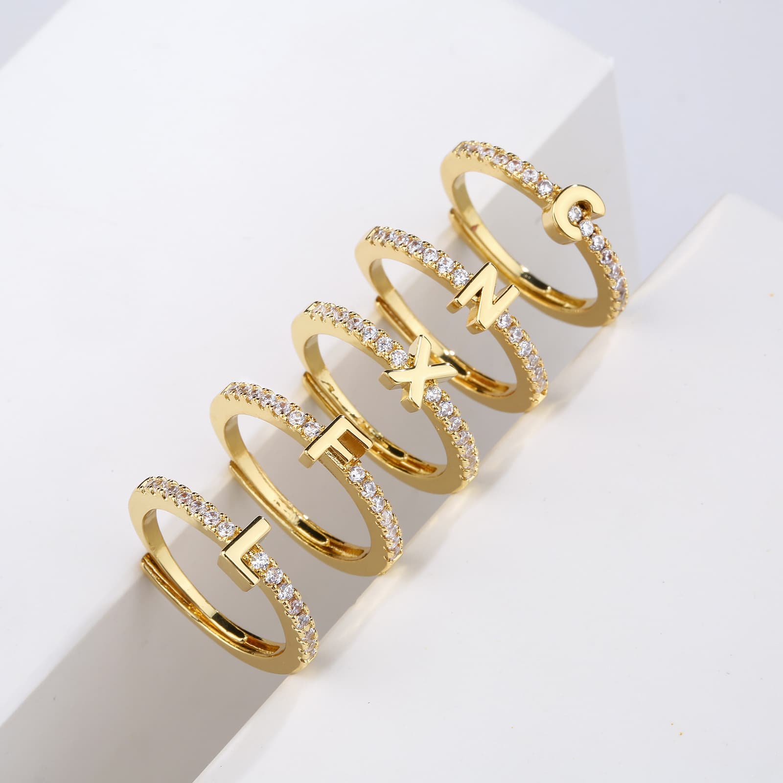 Anillo letra alfabeto 26 circones mujer