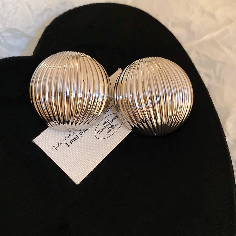 Aretes de aro de plata esterlina estilo minimalista
