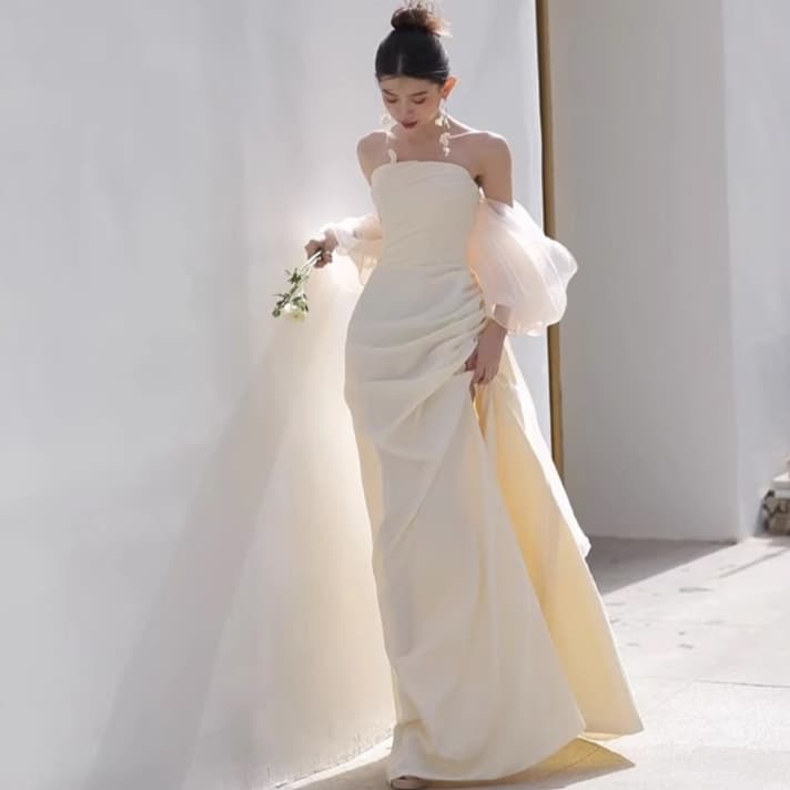 Vestido ligero sin mangas con cintura alta