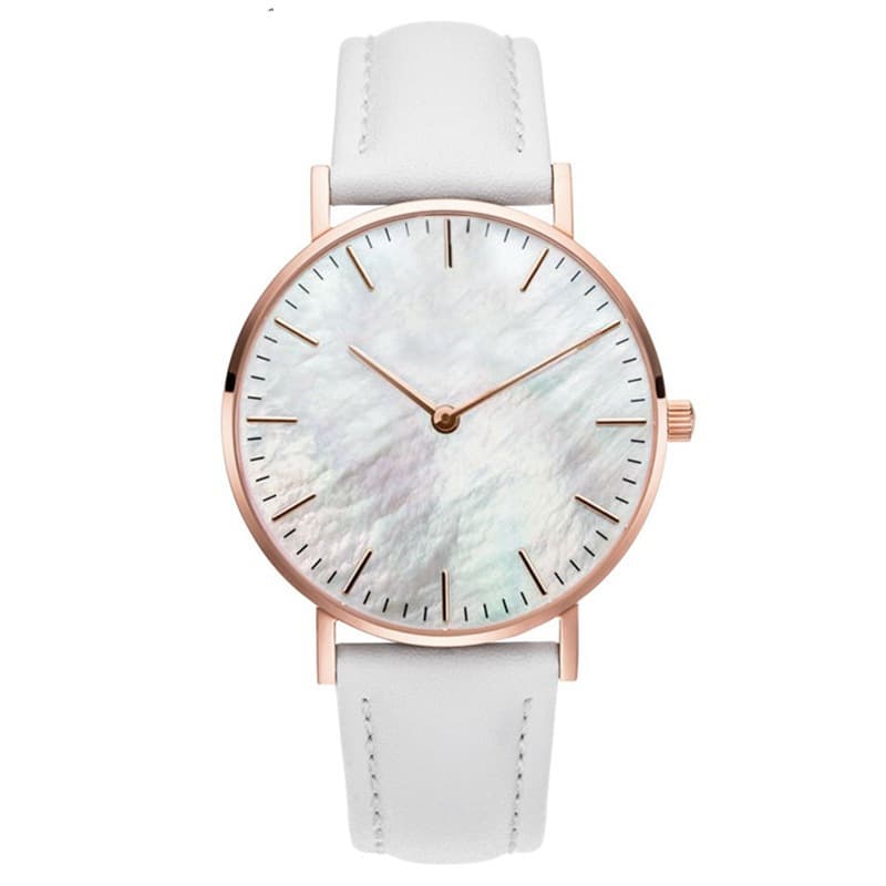 Reloj para mujeres con correa de cuero simulado